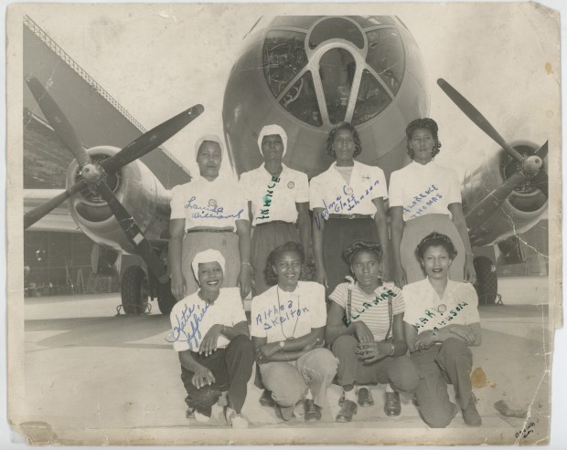 [African-American Rosies with Boeing B-29 Superfortress]